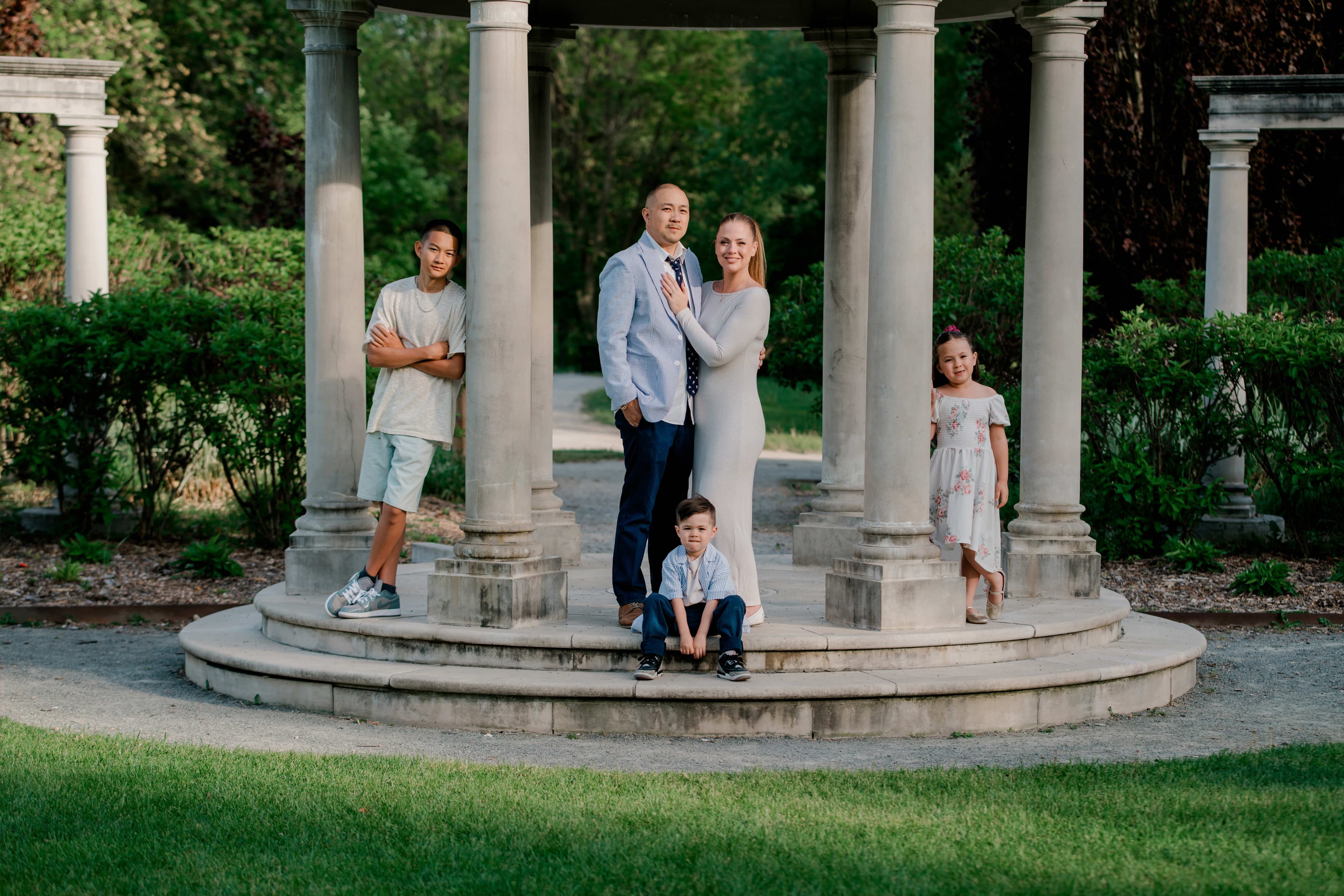 Oshawa Valley Botanical Gardens engagement session - photo 3