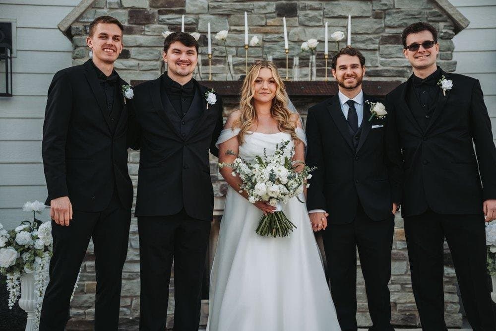 Classic I Wedding Photography (4 Hours, 1 Photographer)