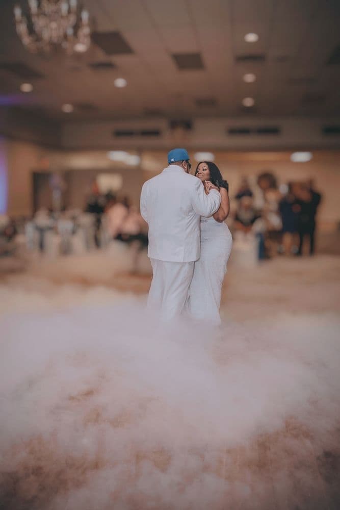 Minimalist Wedding - Photos + Video + Photo Booth